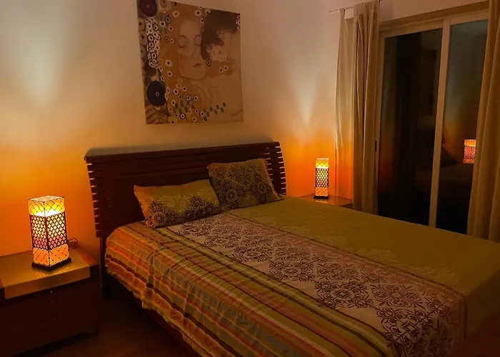 Bright, Spacious 2 Bedroom Near The *