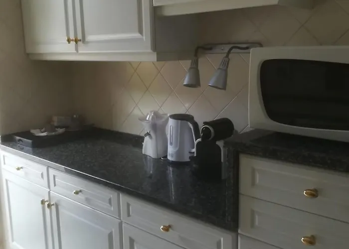 Apartmán Bright, Spacious 2 Bedroom Near The