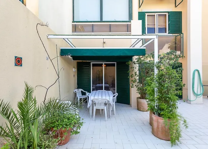 Bright, Spacious 2 Bedroom Near The Parede