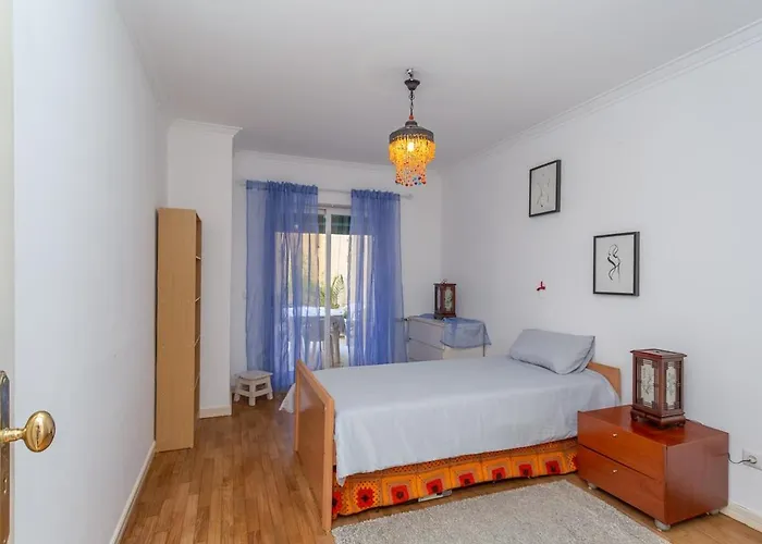 Apartmán Bright, Spacious 2 Bedroom Near The Parede