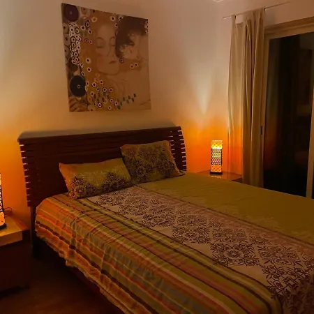 Bright, Spacious 2 Bedroom Near The *