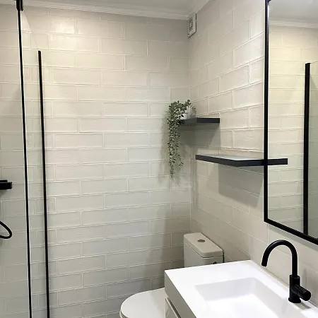 شقة Bright, Spacious 2 Bedroom Near The *