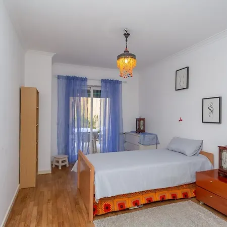 شقة Bright, Spacious 2 Bedroom Near The باريد
