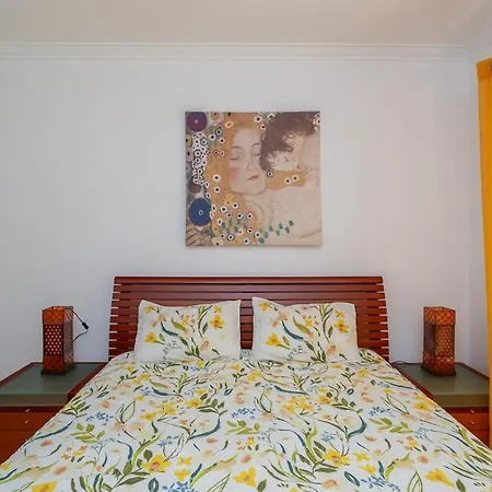 Bright, Spacious 2 Bedroom Near The